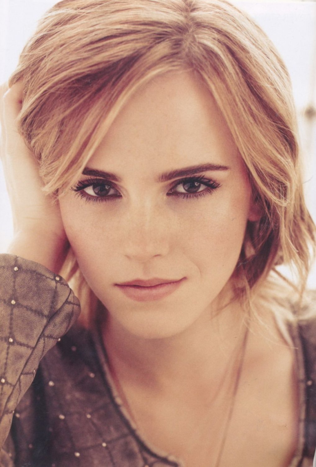 lmWXHbBP Emmagasms are the better & more intense, she's much better than porn - Emma Watson 04.jpg